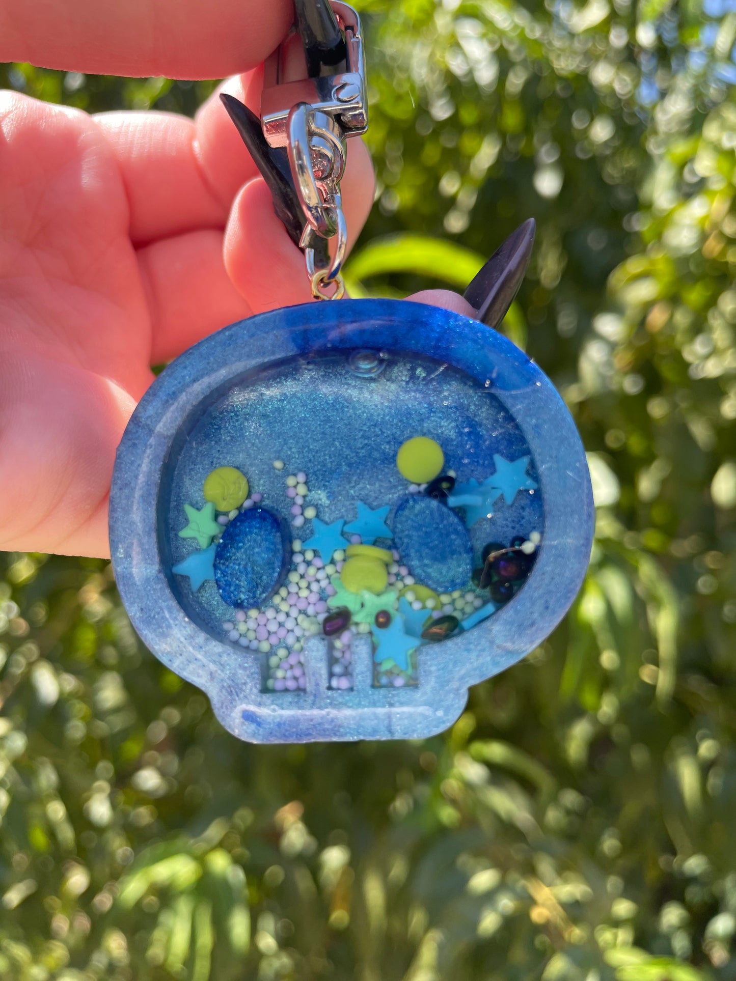 Cloudy Sea Skull Shaker Charm