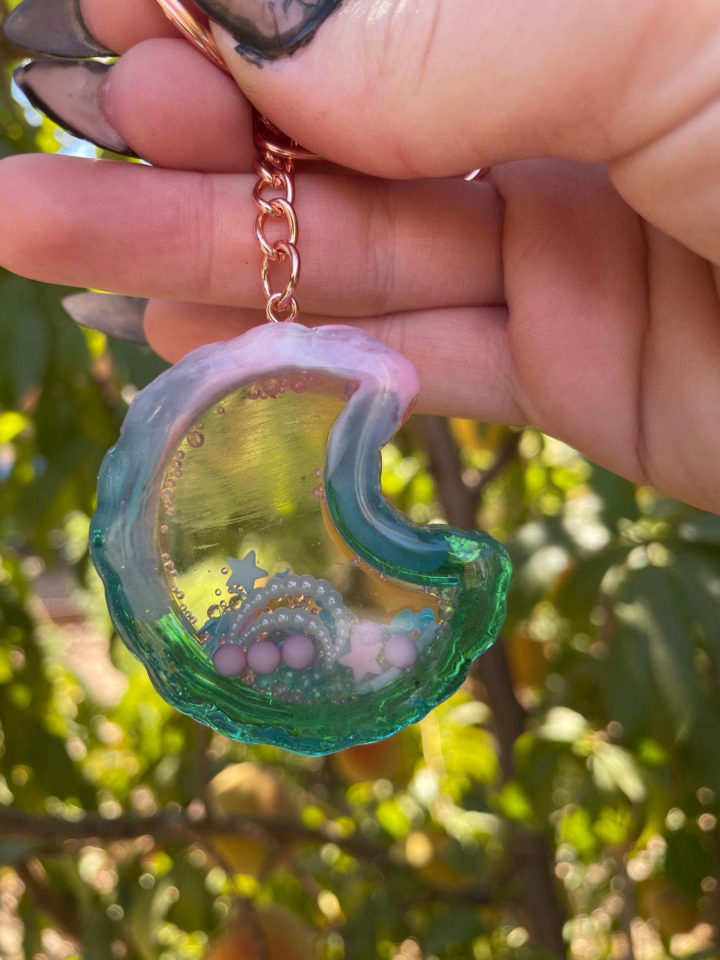 B-GRADE Ruffle Moon Double-Sided Shaker Charm